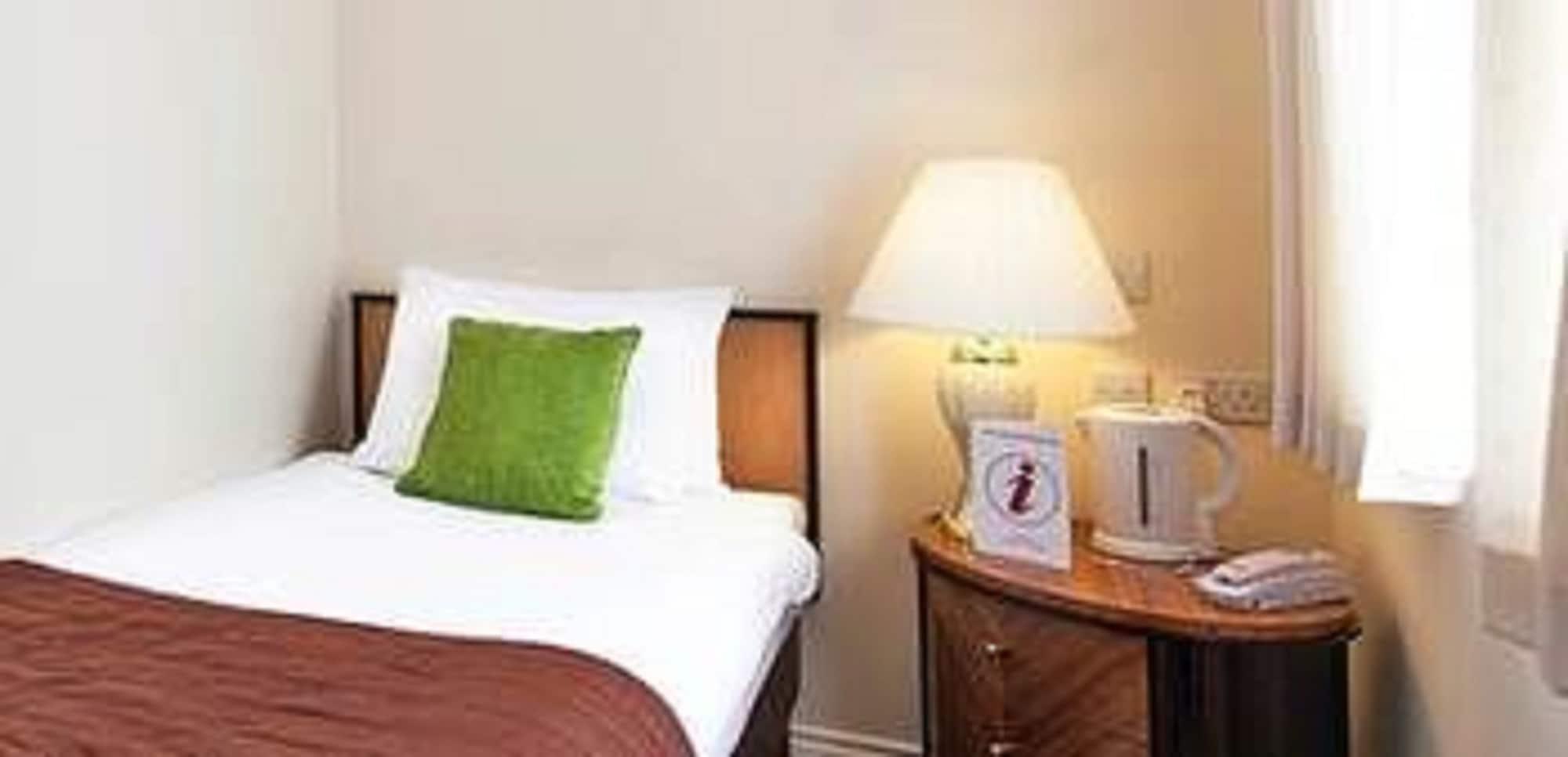 Russ Hill Hotel Charlwood Zewnętrze zdjęcie