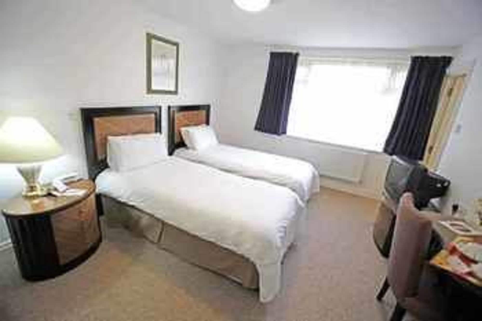 Russ Hill Hotel Charlwood Zewnętrze zdjęcie