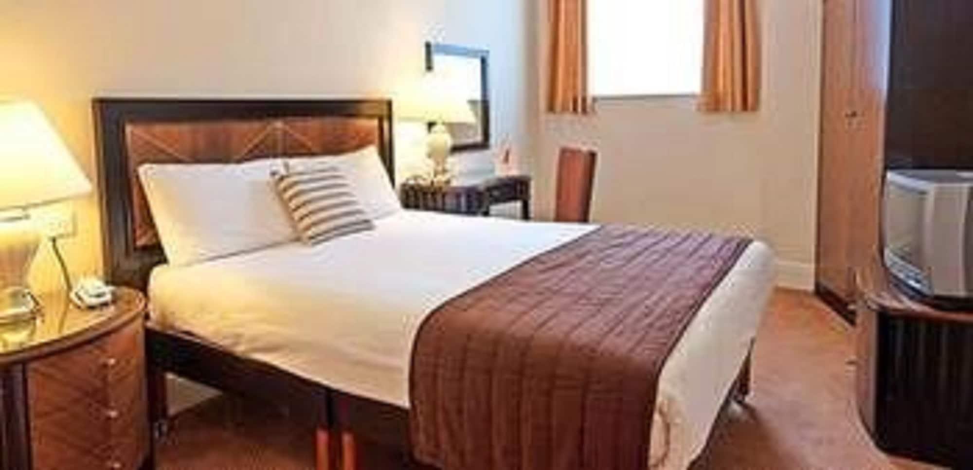 Russ Hill Hotel Charlwood Zewnętrze zdjęcie