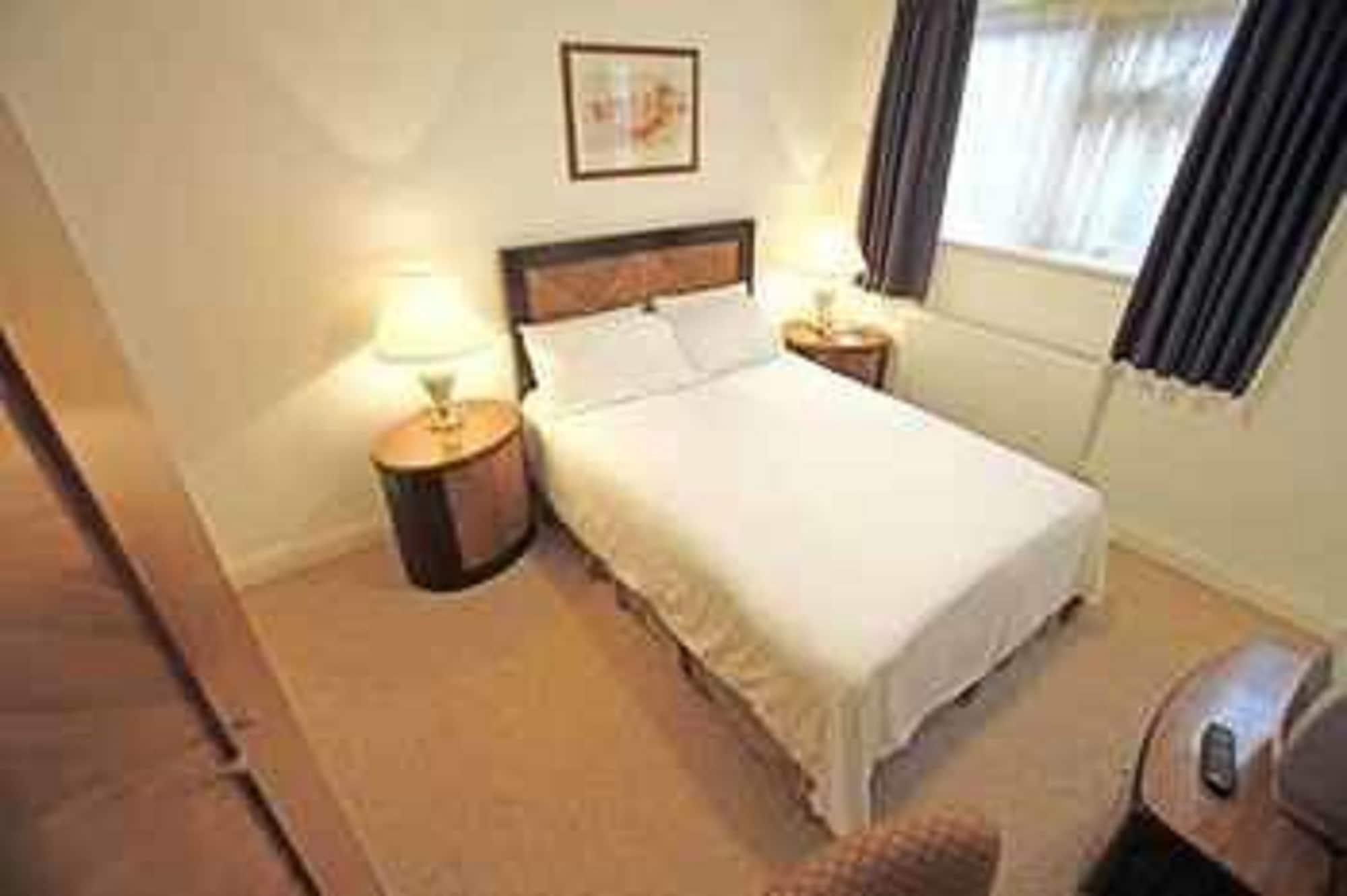 Russ Hill Hotel Charlwood Zewnętrze zdjęcie