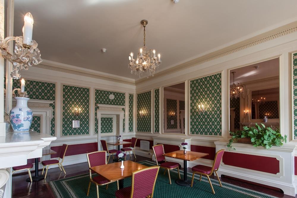 Russ Hill Hotel Charlwood Zewnętrze zdjęcie