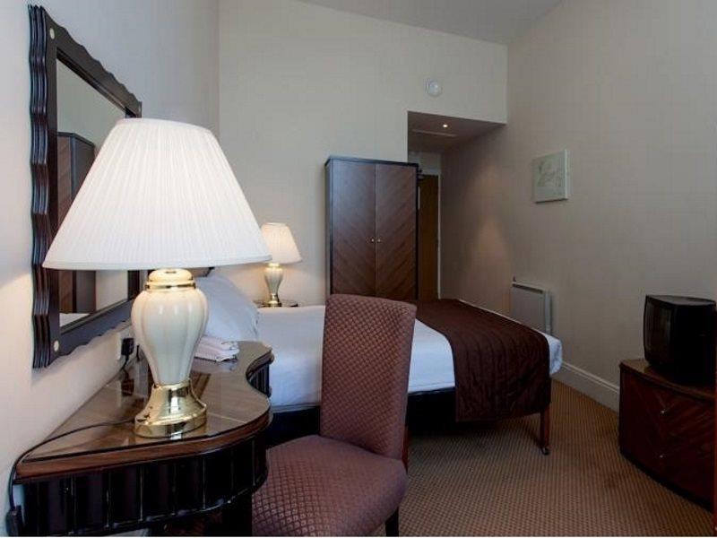 Russ Hill Hotel Charlwood Zewnętrze zdjęcie